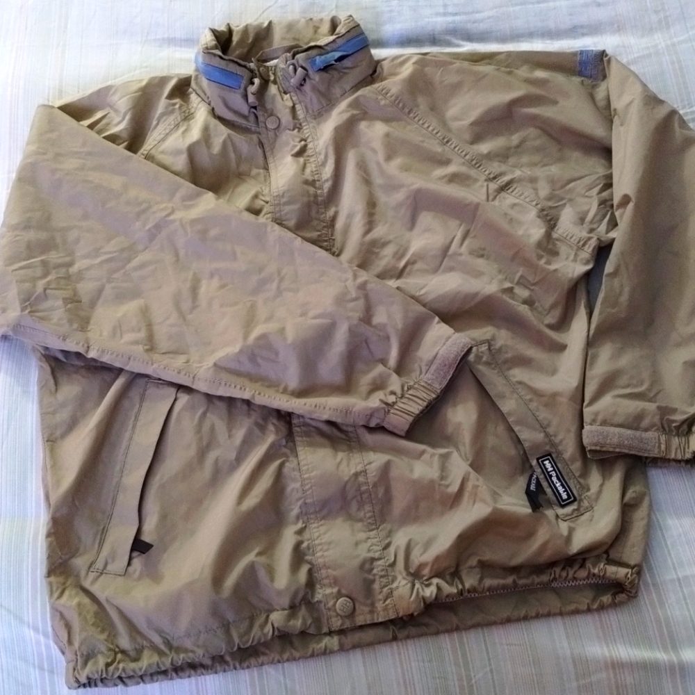 Helly Hansen men's small windbreaker jacket